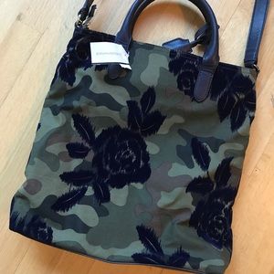 Banana Republic Camo and Navy Tote New with Tags!